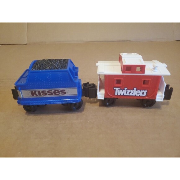 Lionel Hershey Train Replacement Caboose & Coal Cars 2013 Twizzler Kisses Candy - Picture 2 of 16